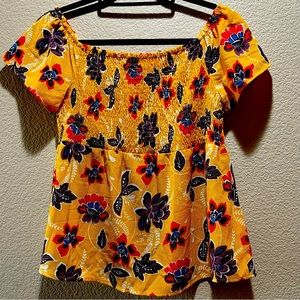 Like new, Monteau smocked babydoll top.